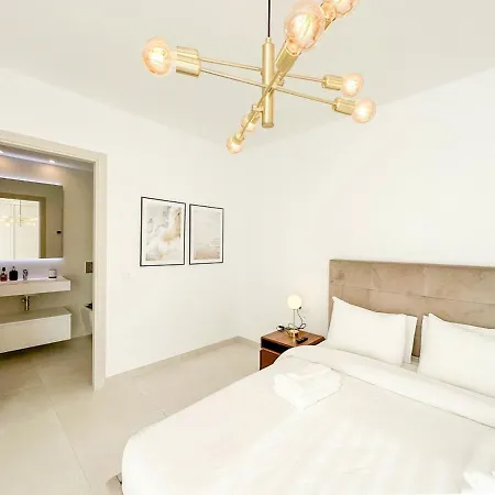 Rooftop Jacuzzi Pools Modern Wifi Townhouse